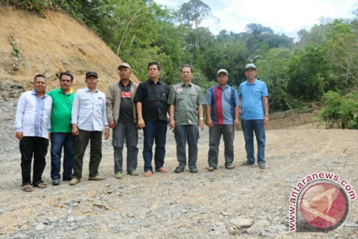 Tapsel Perlebar Jalan Provinsi Batas Paluta