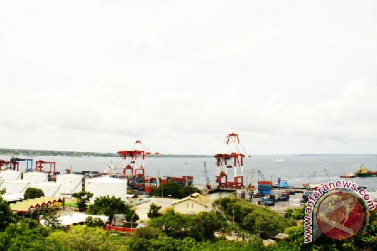 Arus peti kemas masuk pelabuhan Tenau meningkat