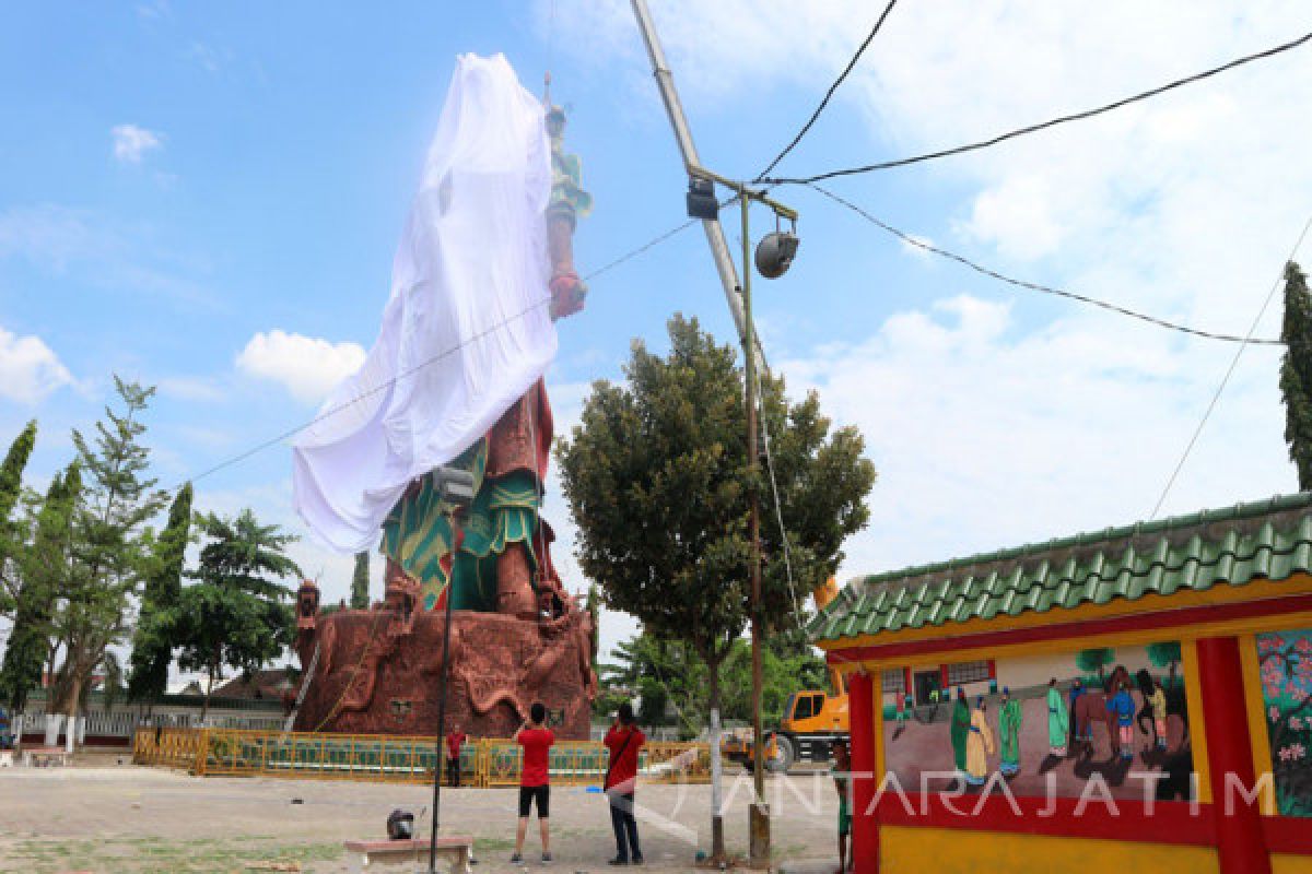 Pemkab Tuban Belum Bisa Keluarkan IMB Patung