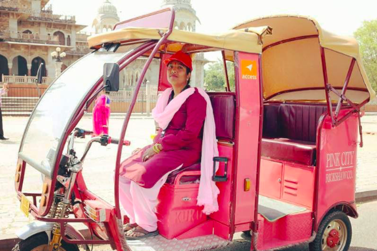 Taksi pink di India demi keselamatan perempuan pelancong