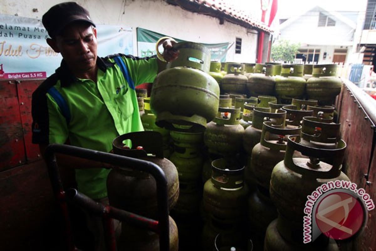 Polisi tangkap pengoplos gas LPG