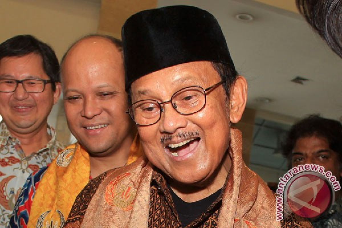 BJ Habibie: media jangan mau diadu domba