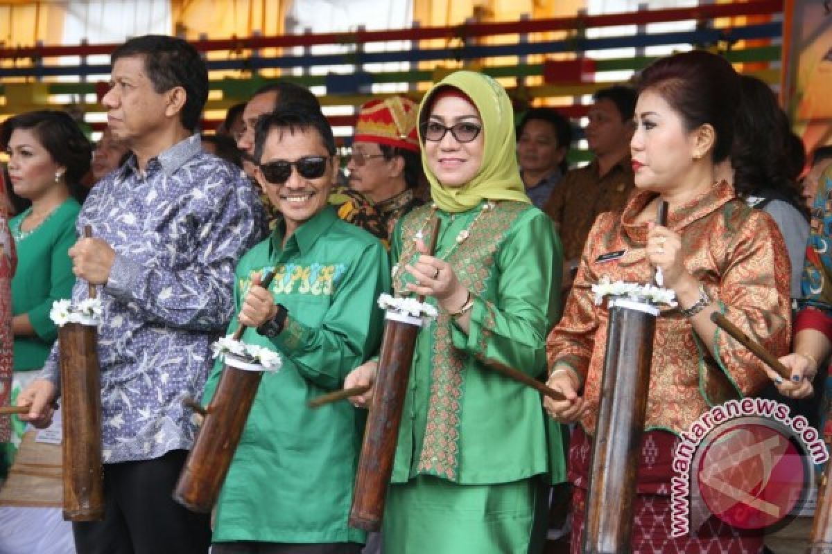 Bupati Gorontalo Nilai TIFF Iven Megah