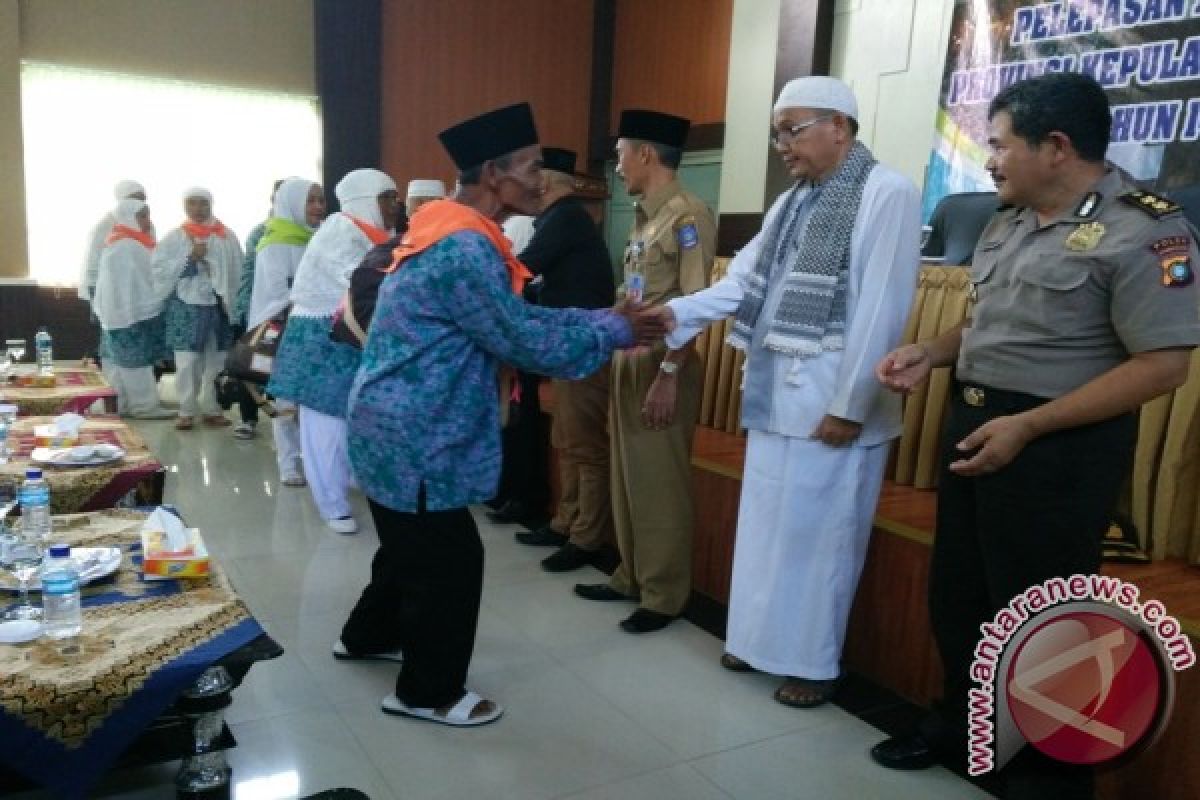 Kemenag Kepulauan Babel Lepas Keberangkatan 1.069 Calon Haji