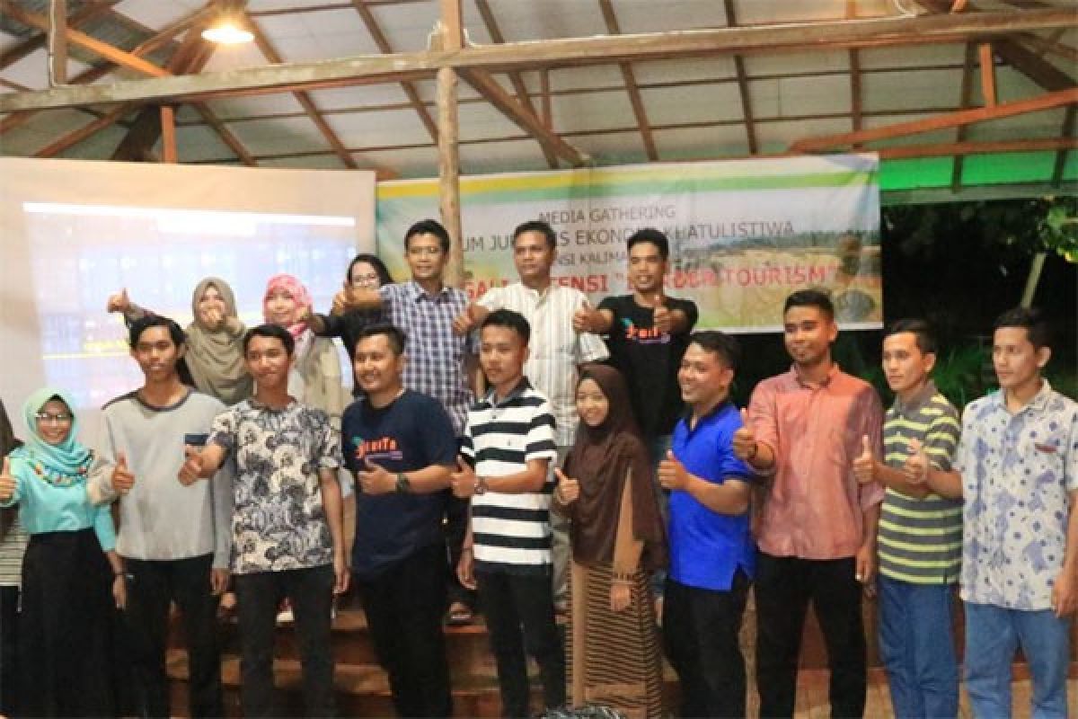 Jewita Sambas Gelar Pelantikan di Ekor Borneo