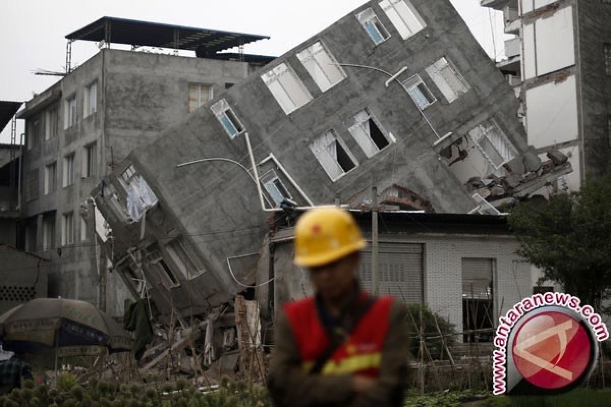 Gempa di Sichuan, china, tewaskan 13 orang, termasuk 6 wisatawan