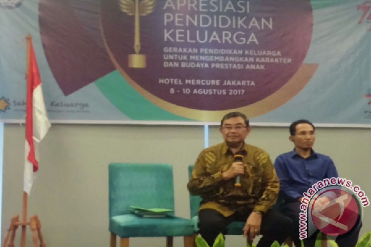 Kemendikbud : Sekolah Lima Hari Perkuat Pendidikan Keluarga