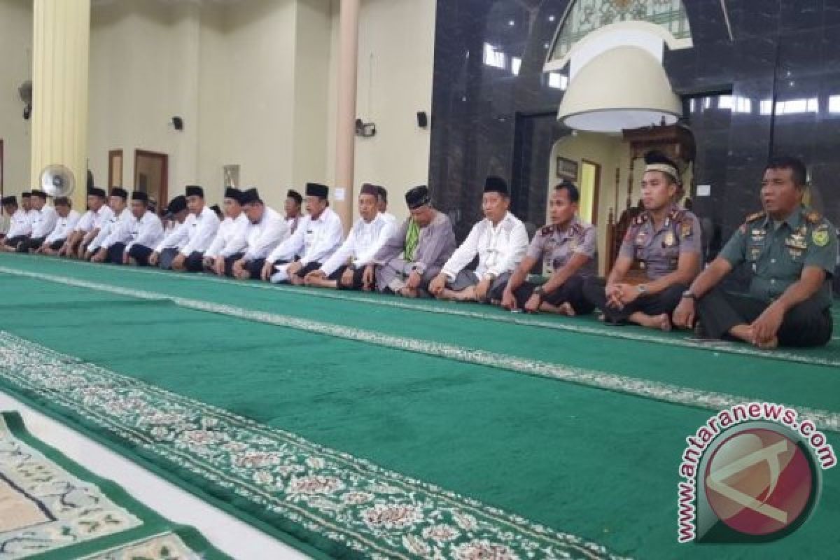 112 Calon Haji Bangka Barat Diberangkatkan