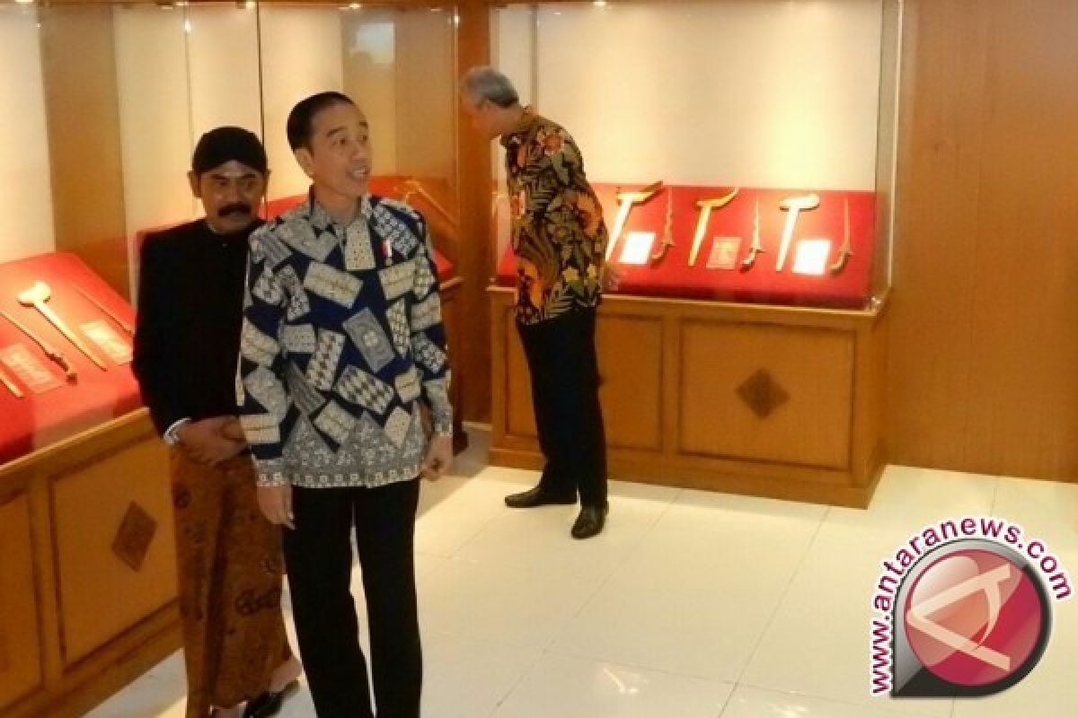 Jokowi Berniat Titipkan Koleksi Keris di Museum