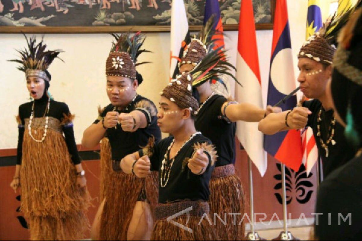 Indonesian Cultural Performances Enliven ASEAN Anniversary in Beijing