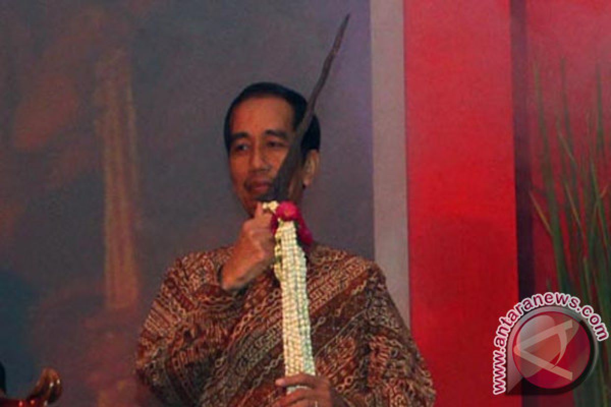 Jokowi Berniat Titipkan Koleksi Keris di Museum