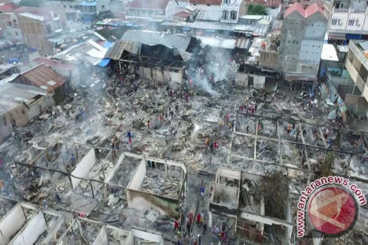 Ratusan Pedagang Pasar Masomba Kehilangan Dagangan