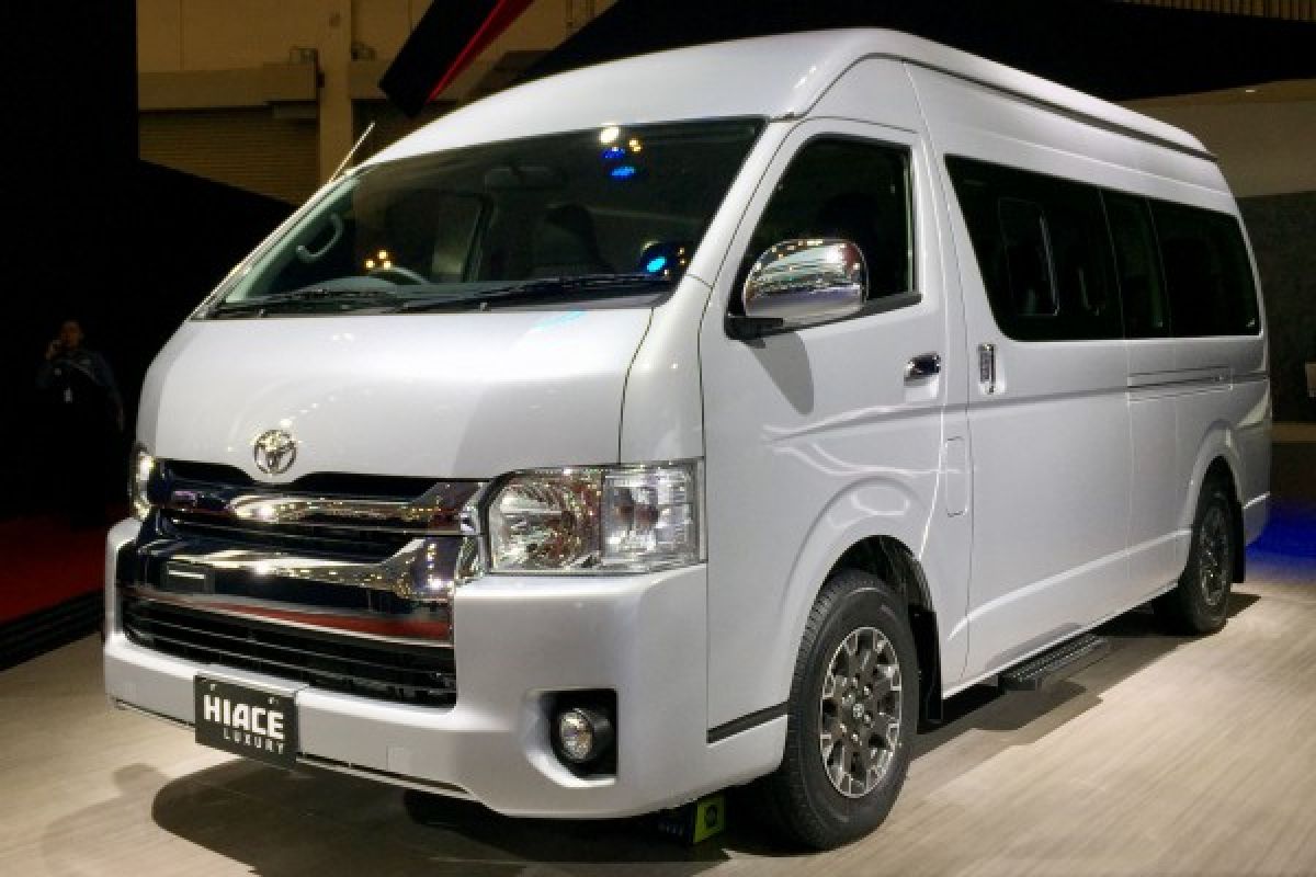 Toyota rilis New Hiace Luxury dan New Dyna