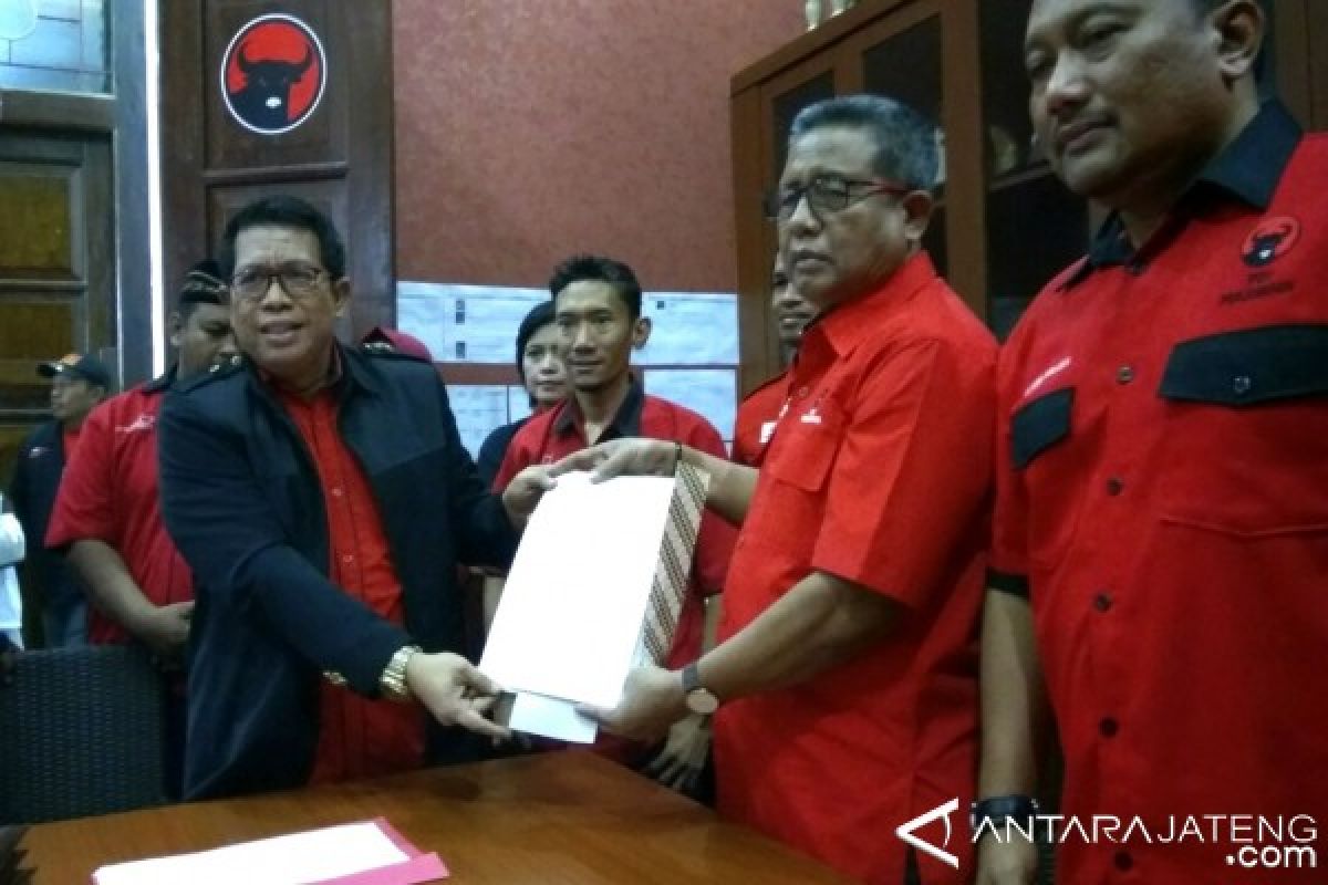 Ganjar Kirim Utusan Ambil Formulir Pendaftaran Bakal Cagub