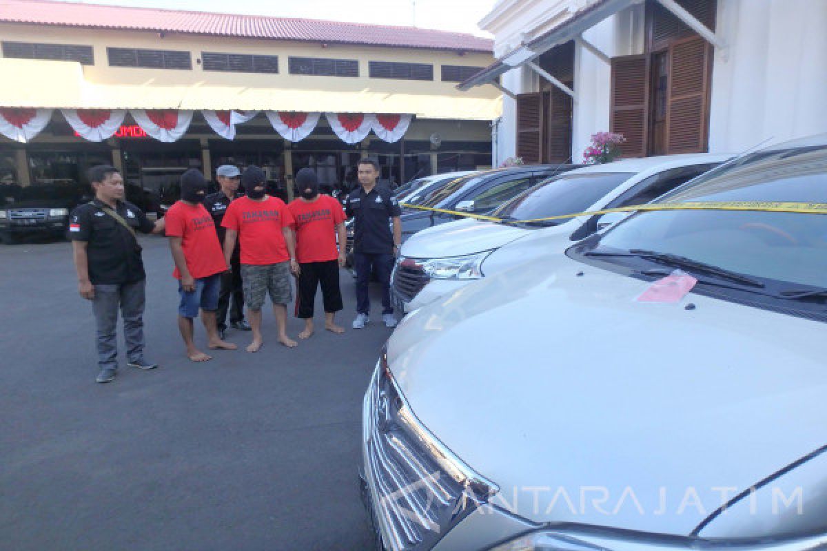 Polrestabes Surabaya Selidiki Perampokan Taksi Daring