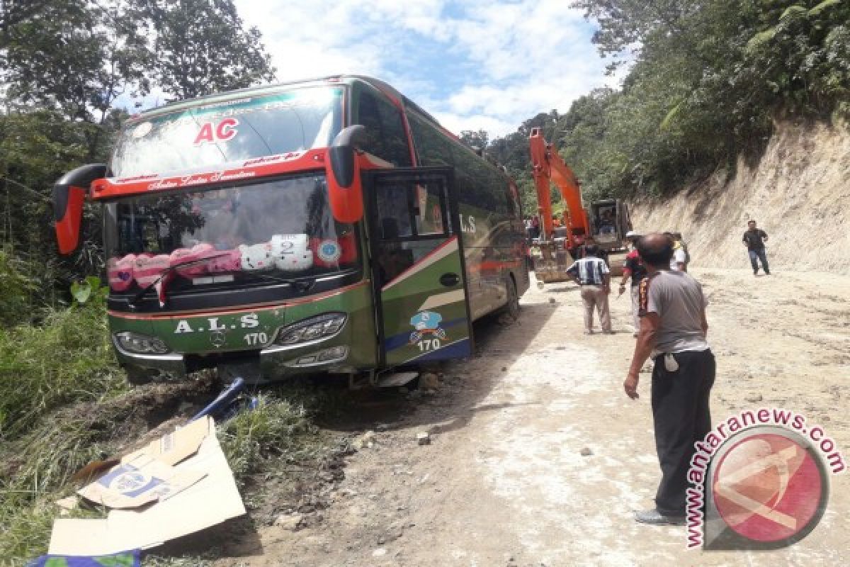 Bus Calon Haji Kecelakaan Saat Terjebak Macet