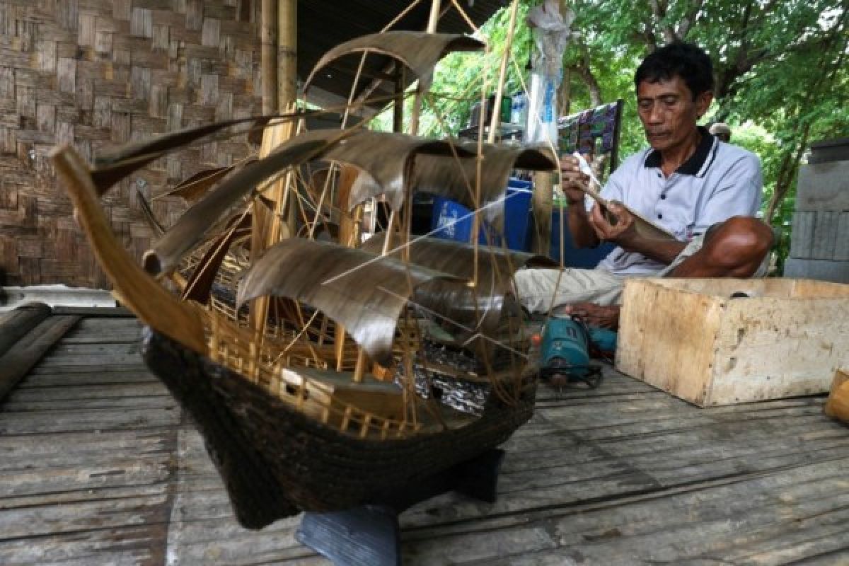 Miniatur Kapal Asal Pekalongan Dilirik Pasar Mancanegara