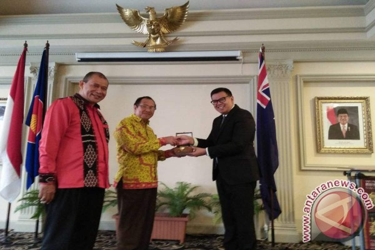 E Nusa Tenggara, Australia Explore Tourism Cooperation 