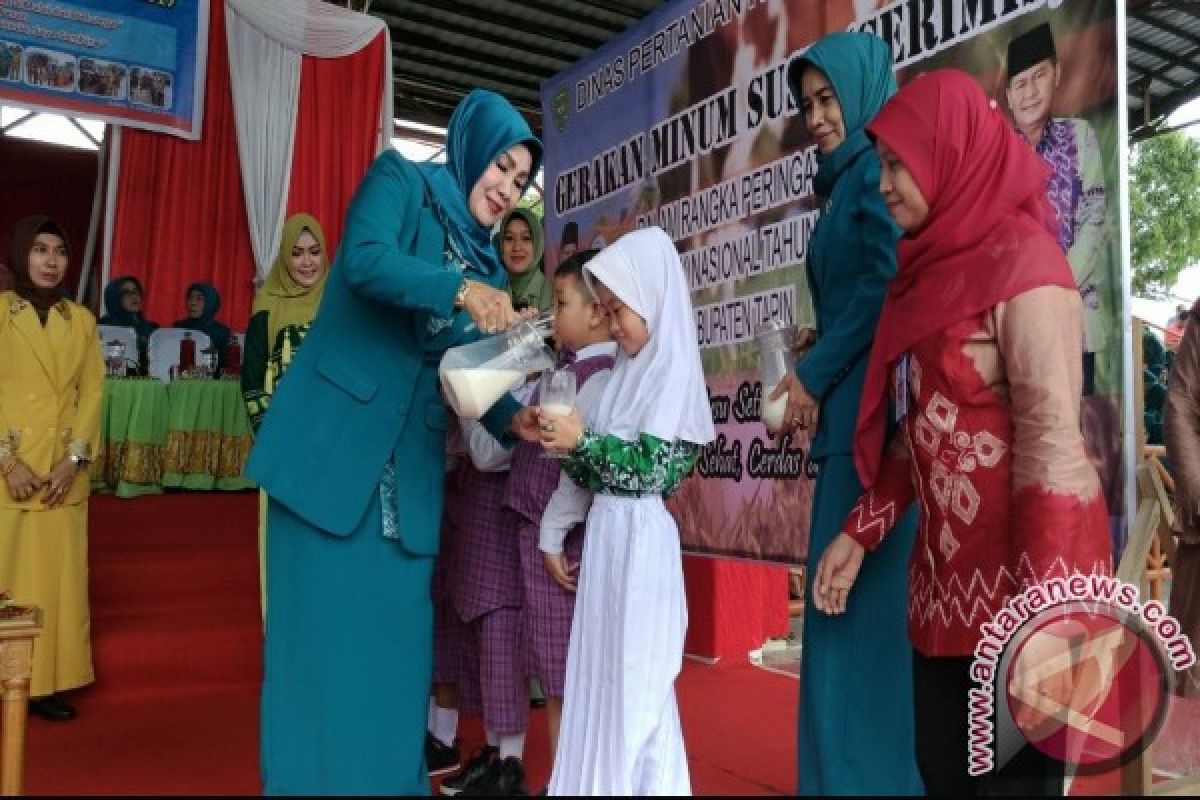 Tapin Canangkan Gerakan Minum Susu di Peringatan Hari Anak