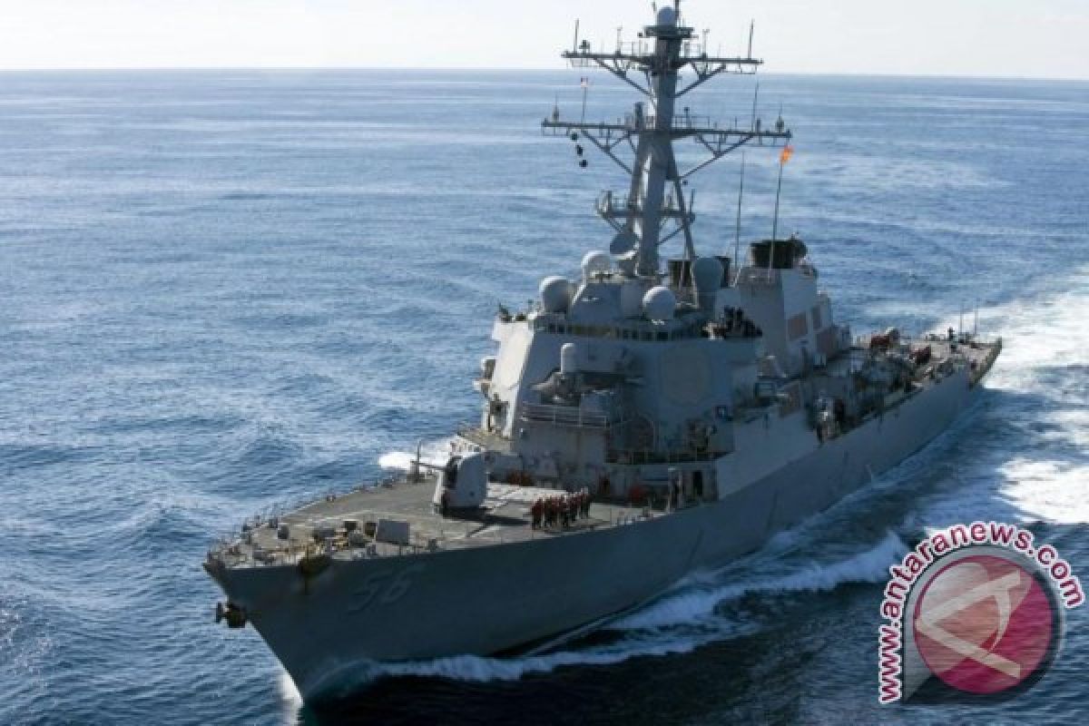 Kapal perang AS berlayar di dekat pulau-pulau Laut China Selatan