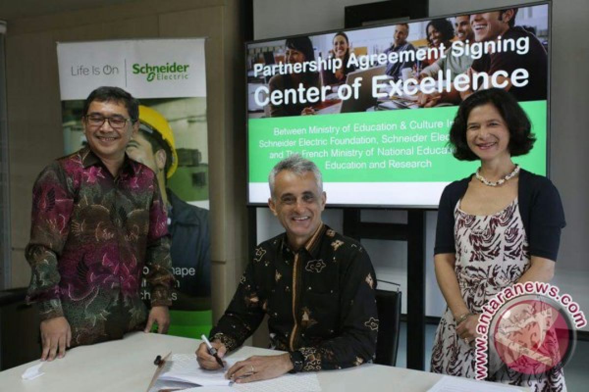 Indonesia, France build partnership on developing technical, vocational training