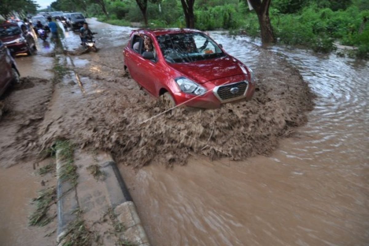 Warga Kapuas Hulu Khawatir Banjir Susulan