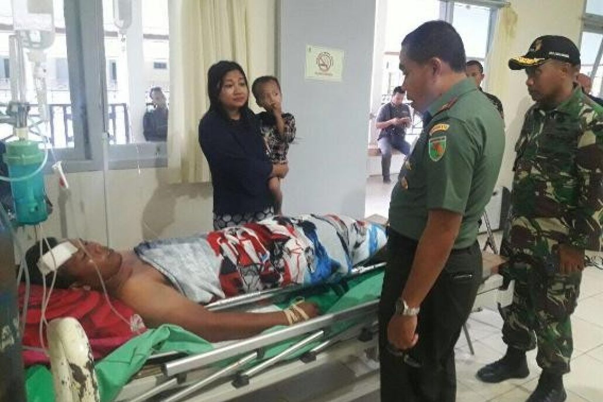 Anggota TNI korban pertikaian nelayan Mimika dievakuasi ke Surabaya