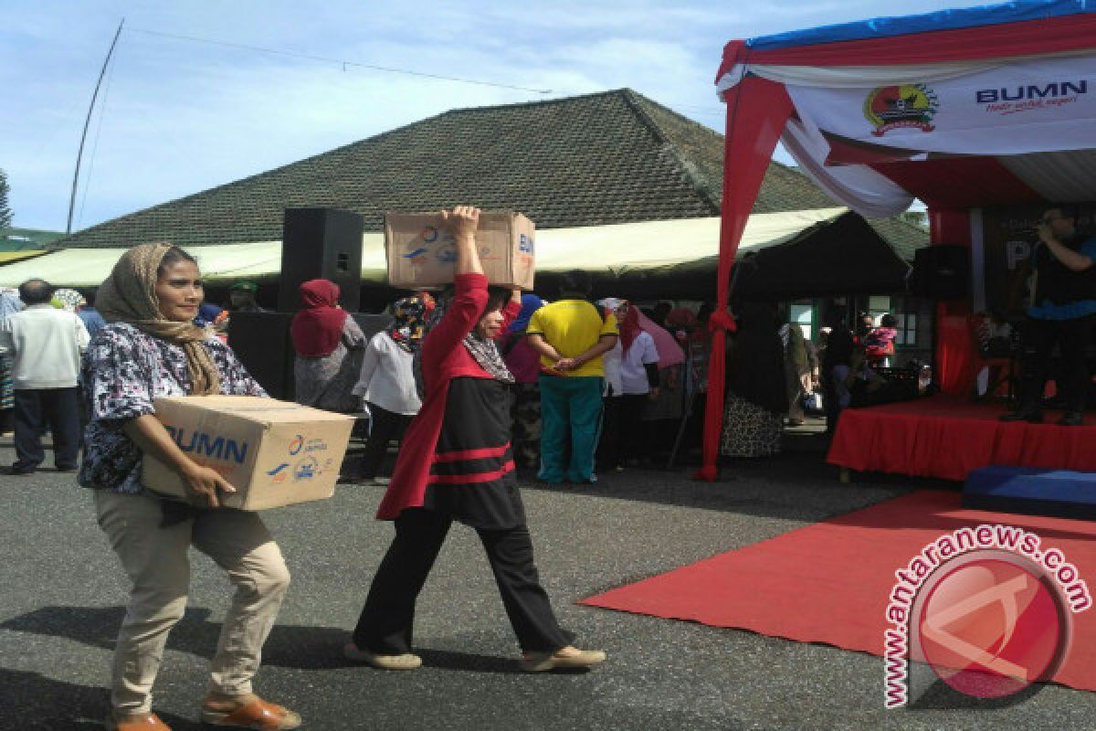 Pasar Murah "BUMN Hadir untuk Negeri" Digelar di Padang