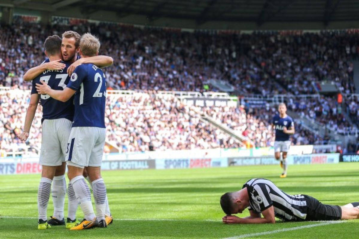 Spurs bungkam 10 pemain Newcastle 2-0