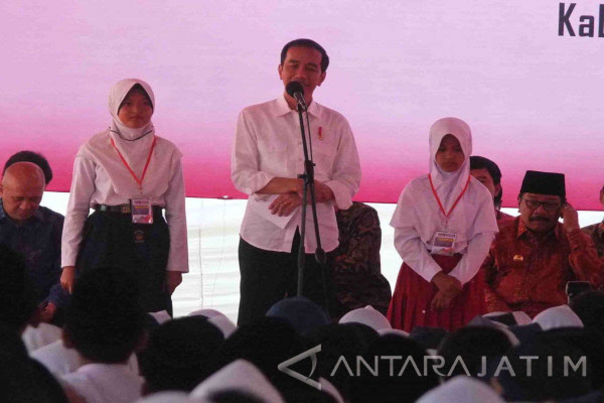 Jokowi Segera Terbitkan Perpres Ganti Permendikbud  