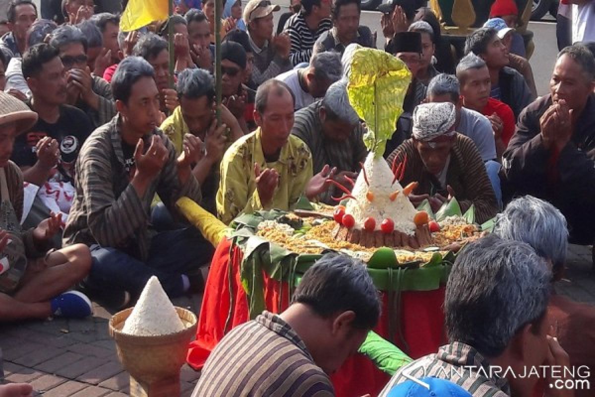 "Dulur Ganjar" Kedu Tasyakuran