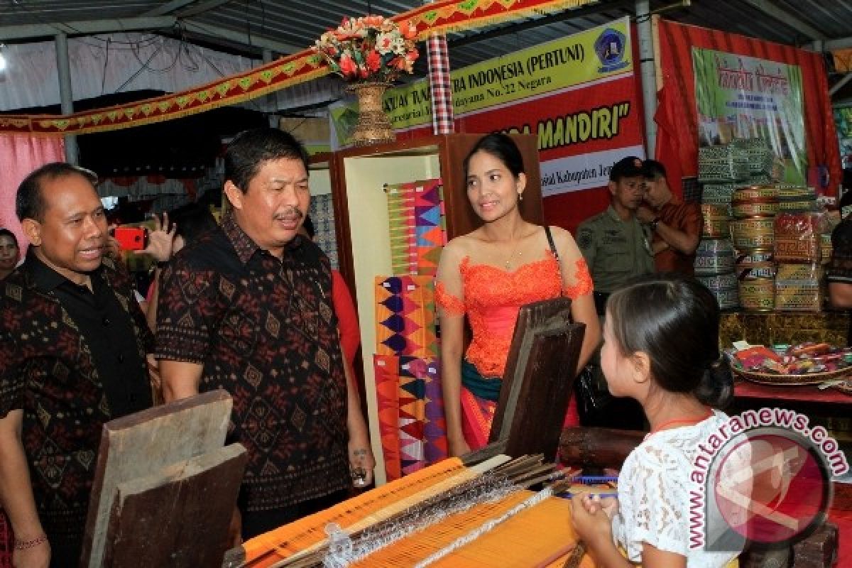 Produk Kerajinan Tangan Dominasi Pameran Jembrana