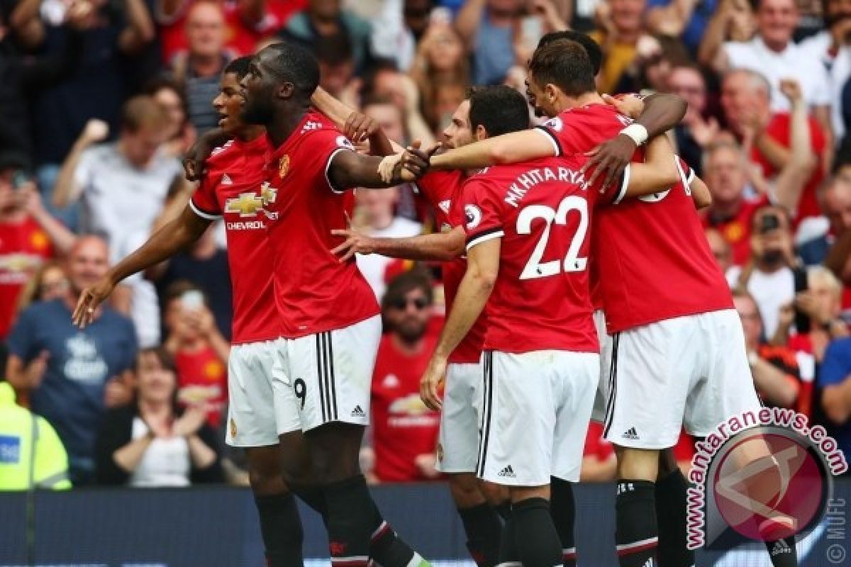 Manchester United  menang 2-0 atas  Bournemouth