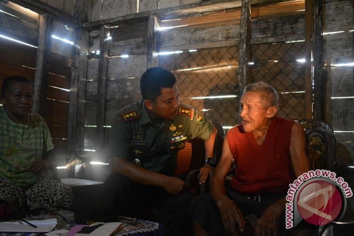 Dandim Lampung Tengah Kunjungi Veteran Perang Mbah Sumo Prawiro