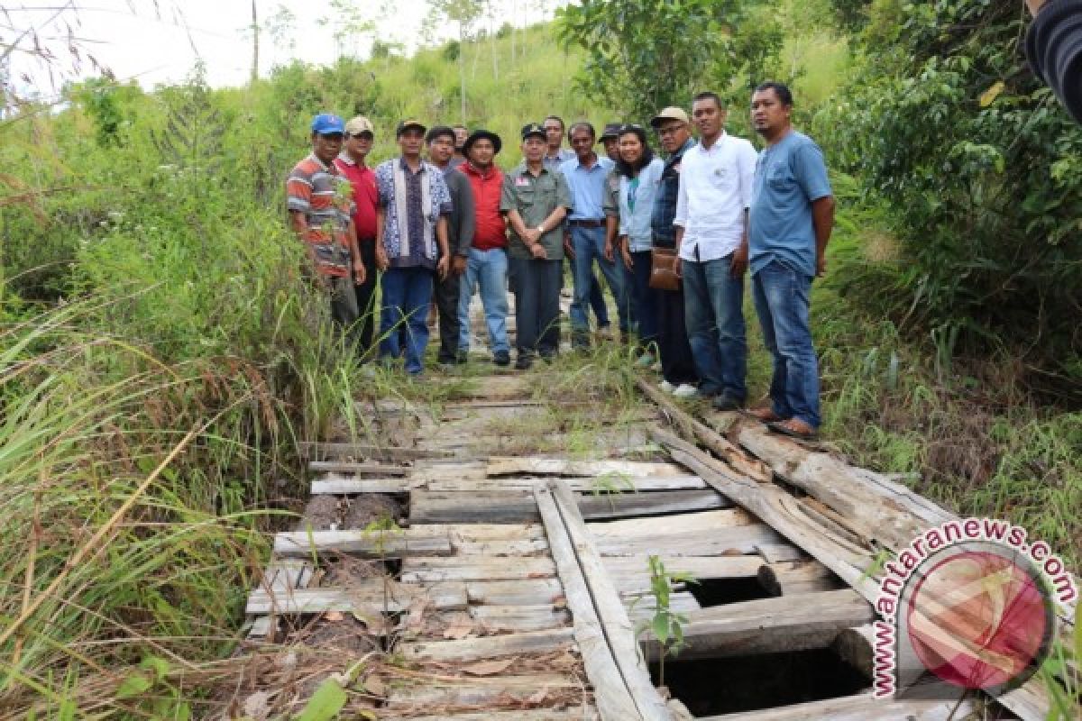 Bupati Pantau Rencana PT.TPL Bangun Plat Beton 