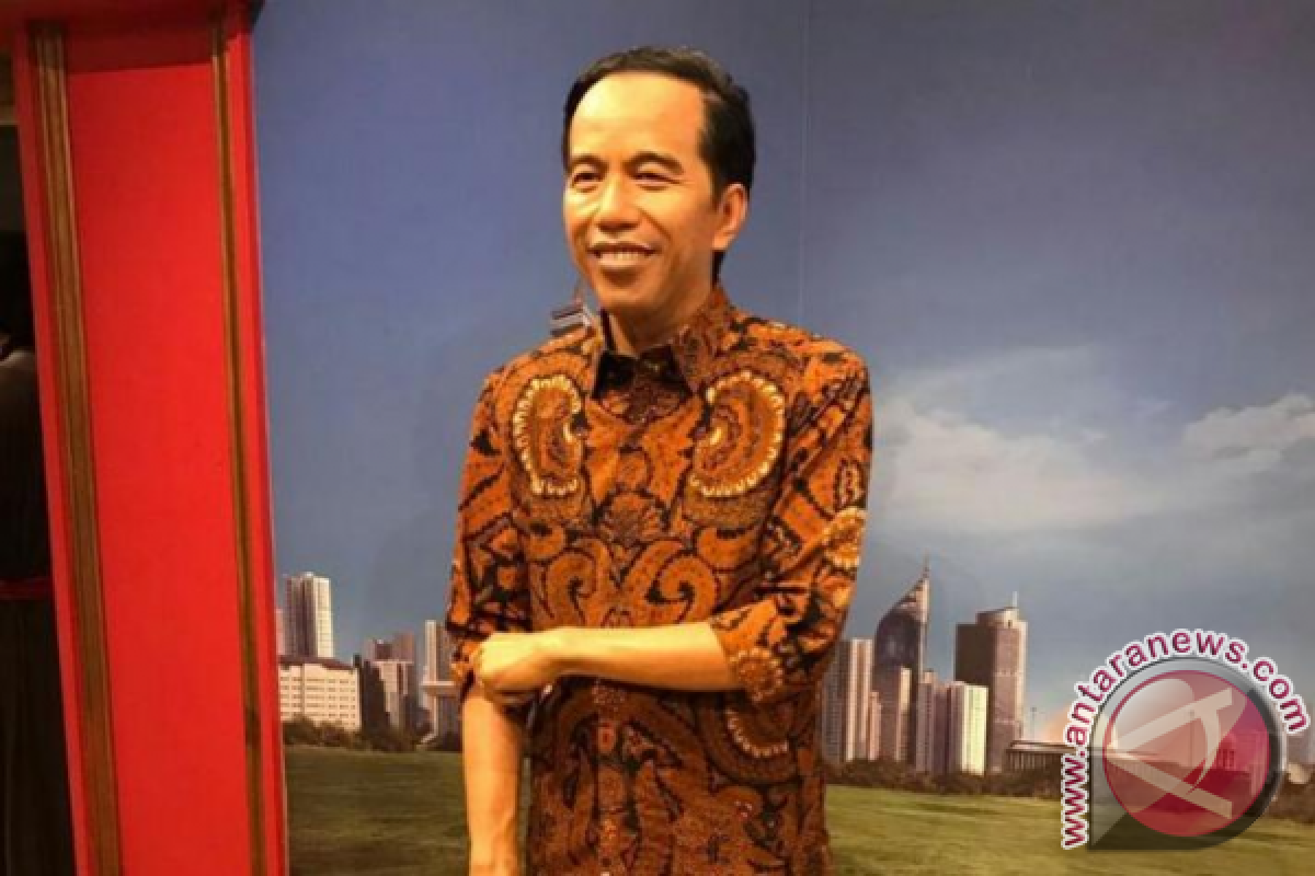 Kemarin, patung Jokowi pakai baju batik hingga pesan Ina Thomas untuk Axel