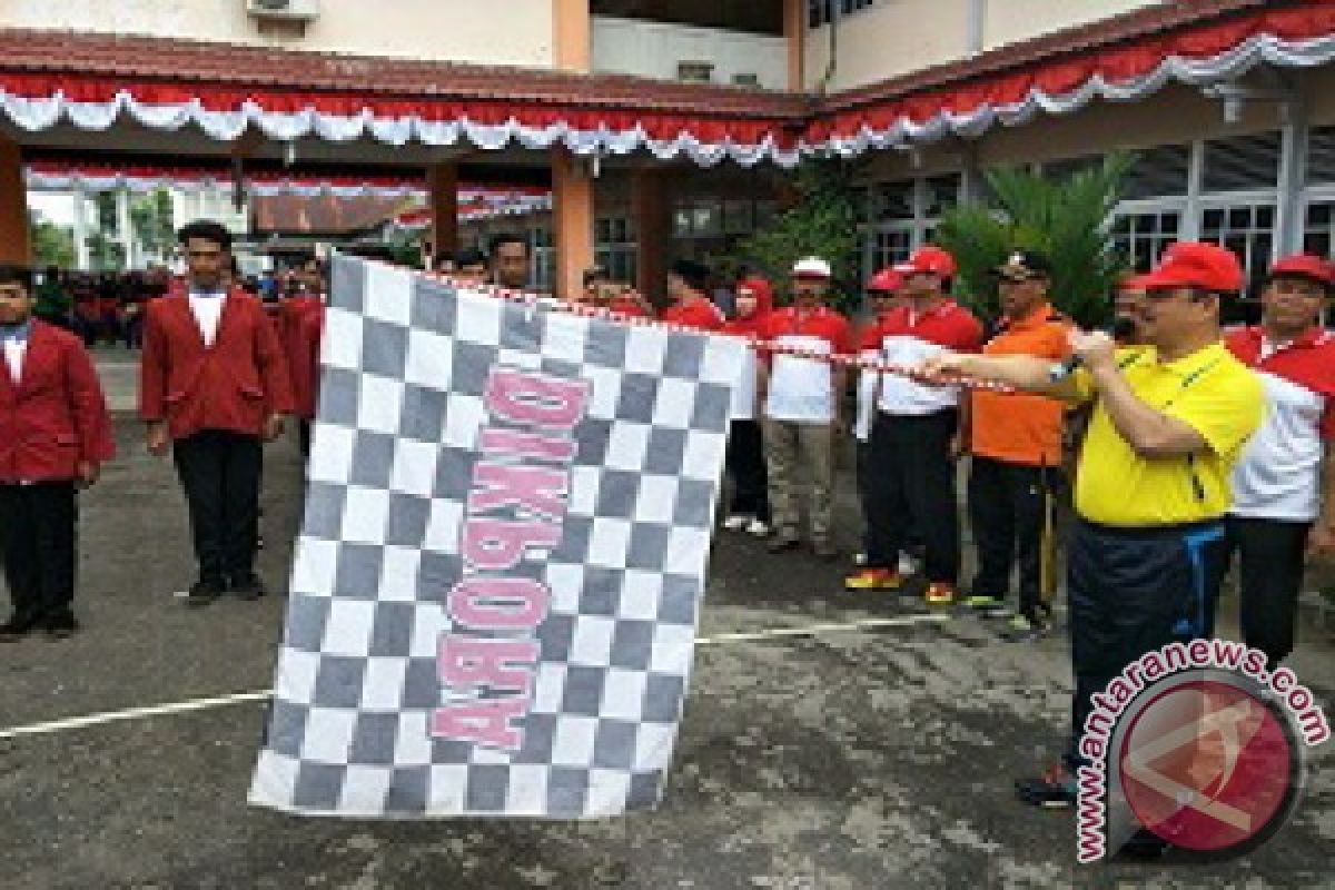 Mempawah Gelar Lomba Gerak Jalan HUT RI