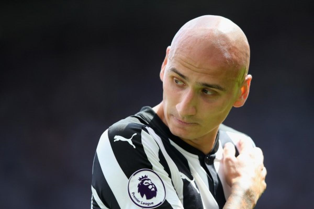 Shelvey meminta maaf terkait kartu merah