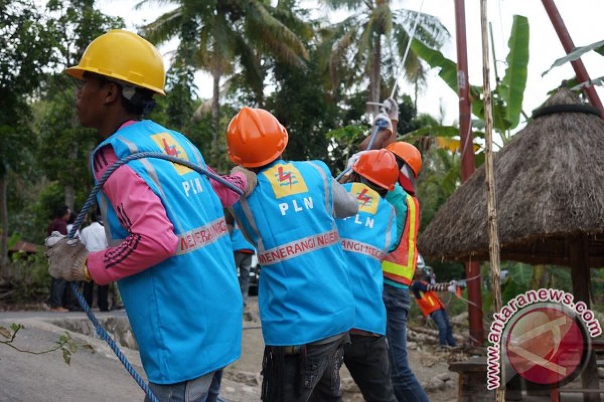 PLN pulihkan aliran listrik pascabanjir di Lombok