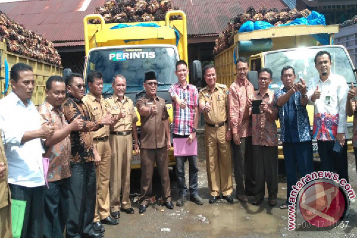 Pemkab Pasaman Barat Minta Petani Tingkatkan Kualitas Kelapa Sawit