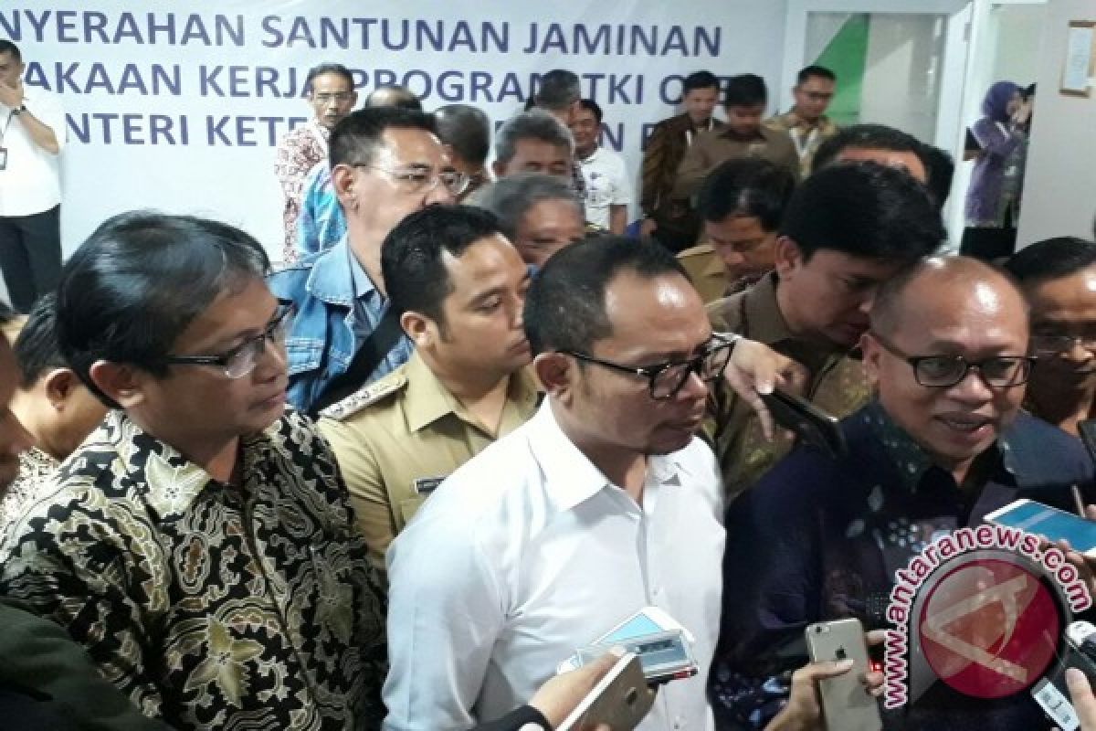 Menaker Hanif resmikan Kampung Pelangi pertama