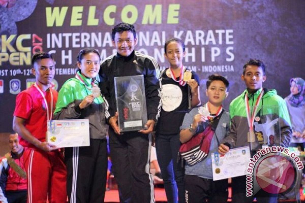 Undiksha Raih Prestasi Gemilang Kejuaraan Karate Asia