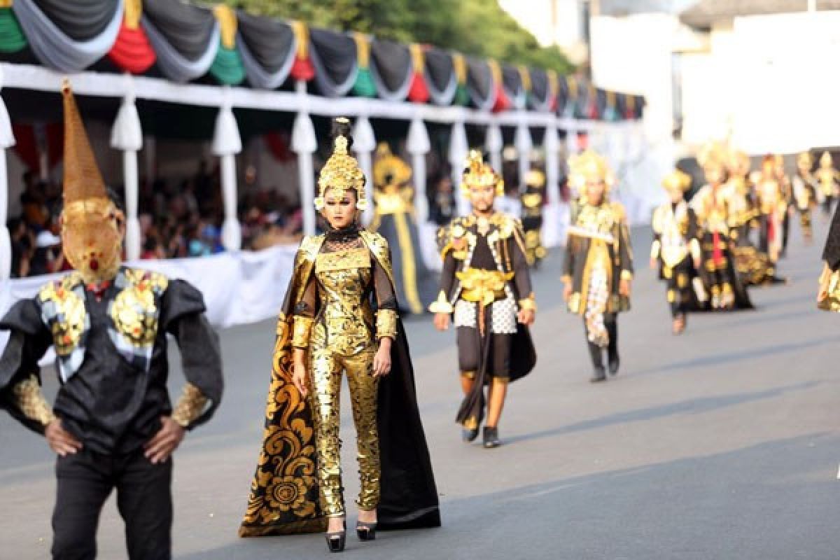 Presiden Jokowi Saksi Kesuksesan Jember Fashion Carnaval 2017 (Video)