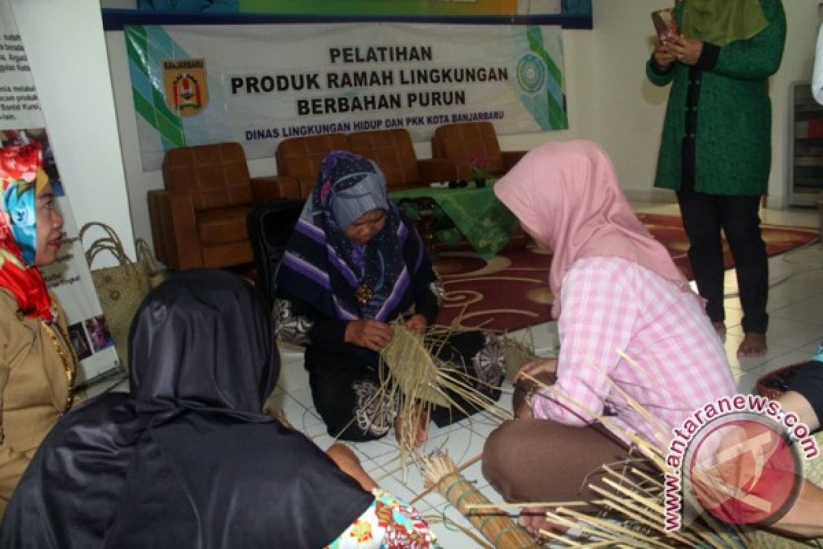 Banjarbaru Kembangkan Kerajinan Berbahan Ramah Lingkungan 