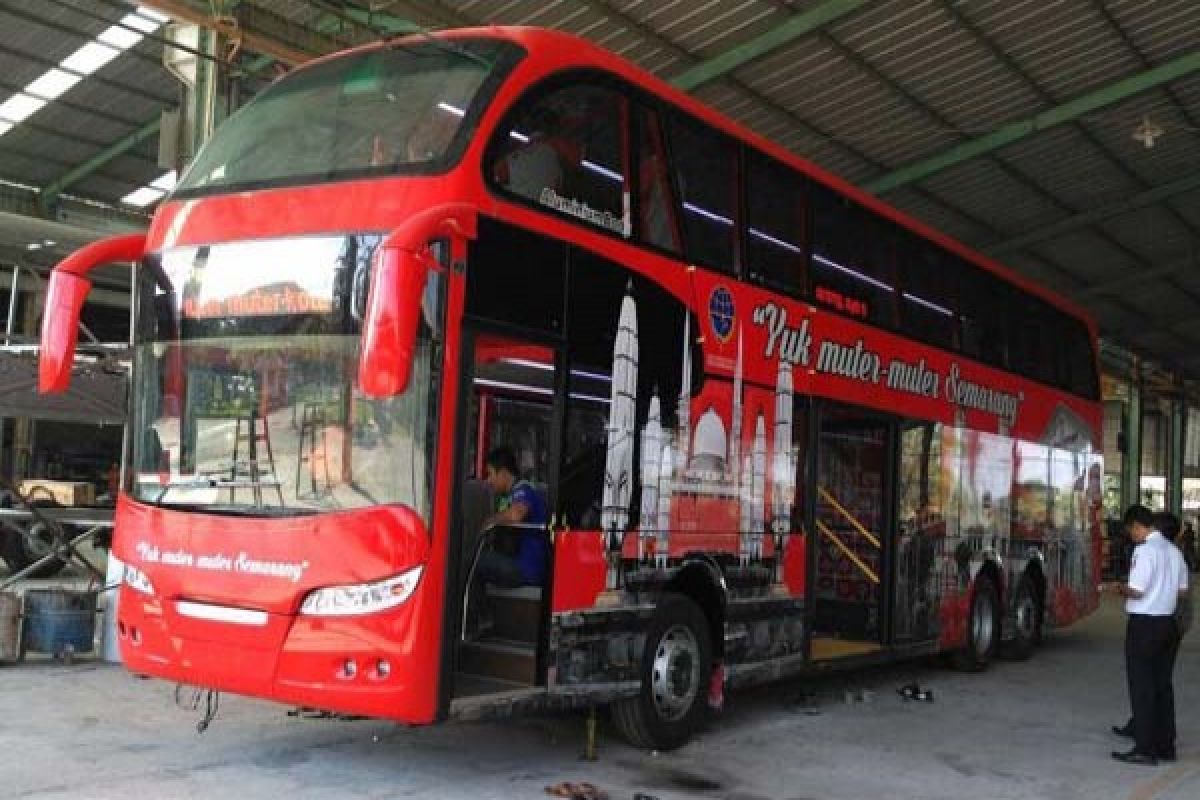 Peminat Bus Tingkat Wisata Semarang Membeludak