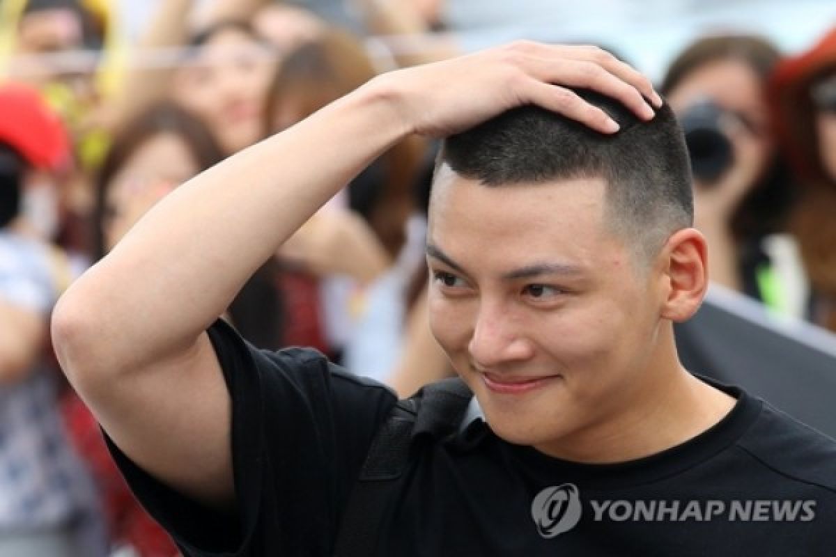 Aktor Ji Chang-wook tampil beda lewat rambut cepak