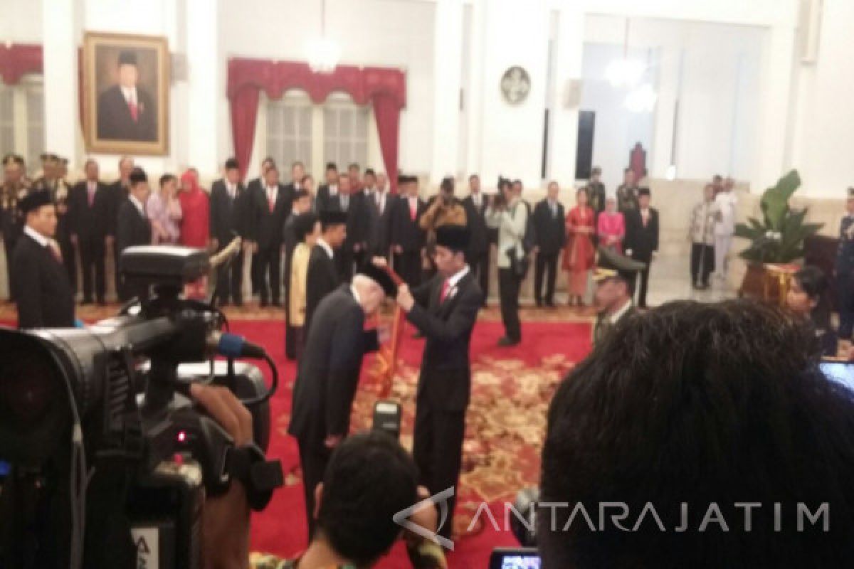 Delapan Tokoh dapat Anugerah Tanda Kehormatan dari Presiden (Video)