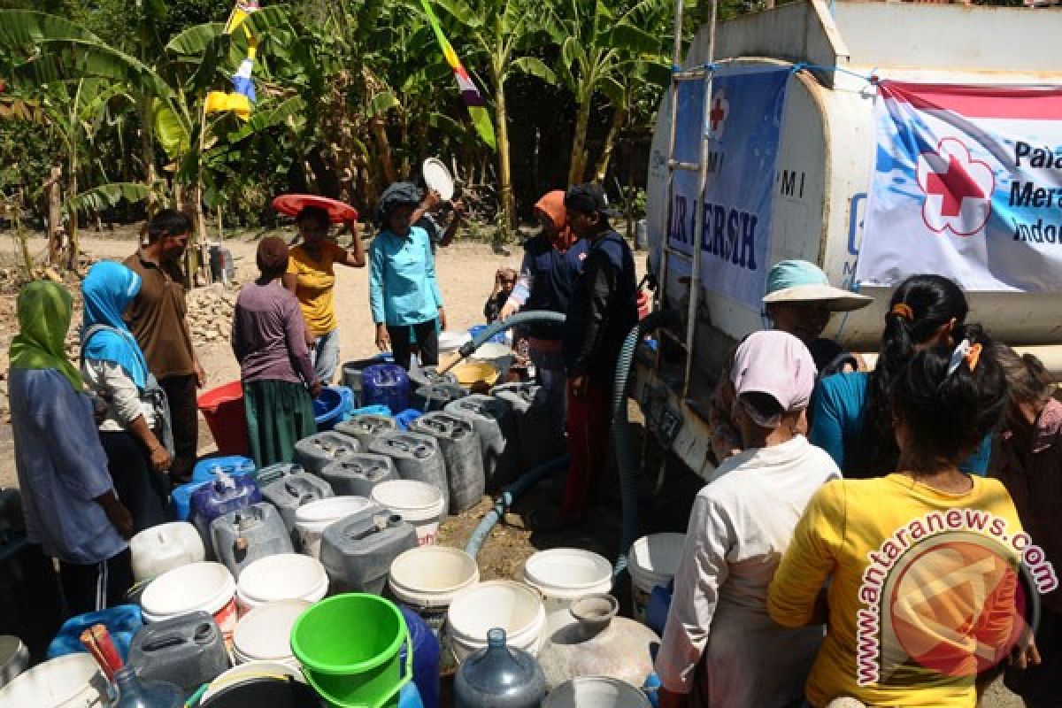 Delapan kecamatan di Situbondo kekurangan air bersih