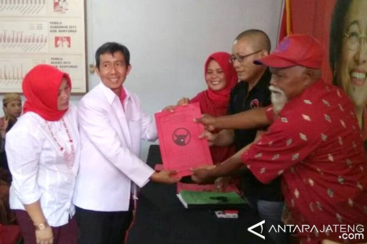 Pendiri MPI Kembalikan Formulir Calon Bupati Banyumas