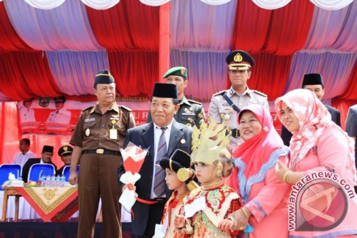 Pawai Karnaval Meriahkan HUT Indonesia 